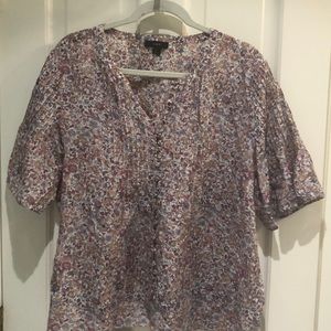 Excellent condition J Crew silk and cotton blouse in gorgeous soft floral.